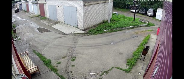 Кадр с камеры видеонаблюдения: Двор · периметр